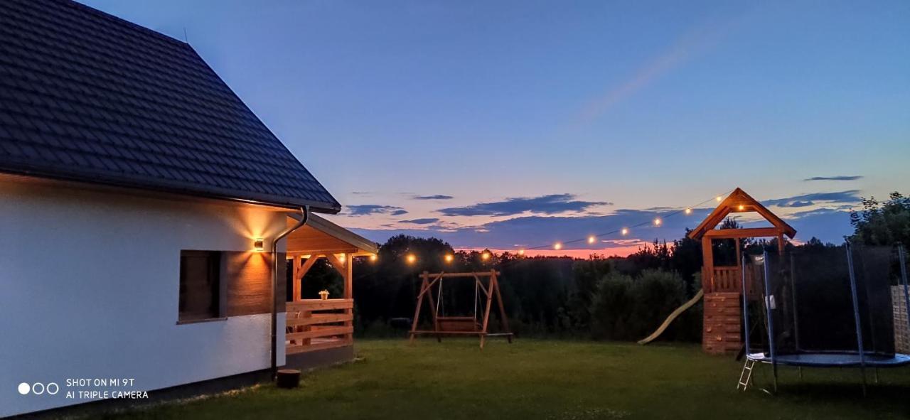 Domek Z Kominkiem Nad Jeziorem Z Jacuzzi Ogrodowym Sumowo  Bagian luar foto