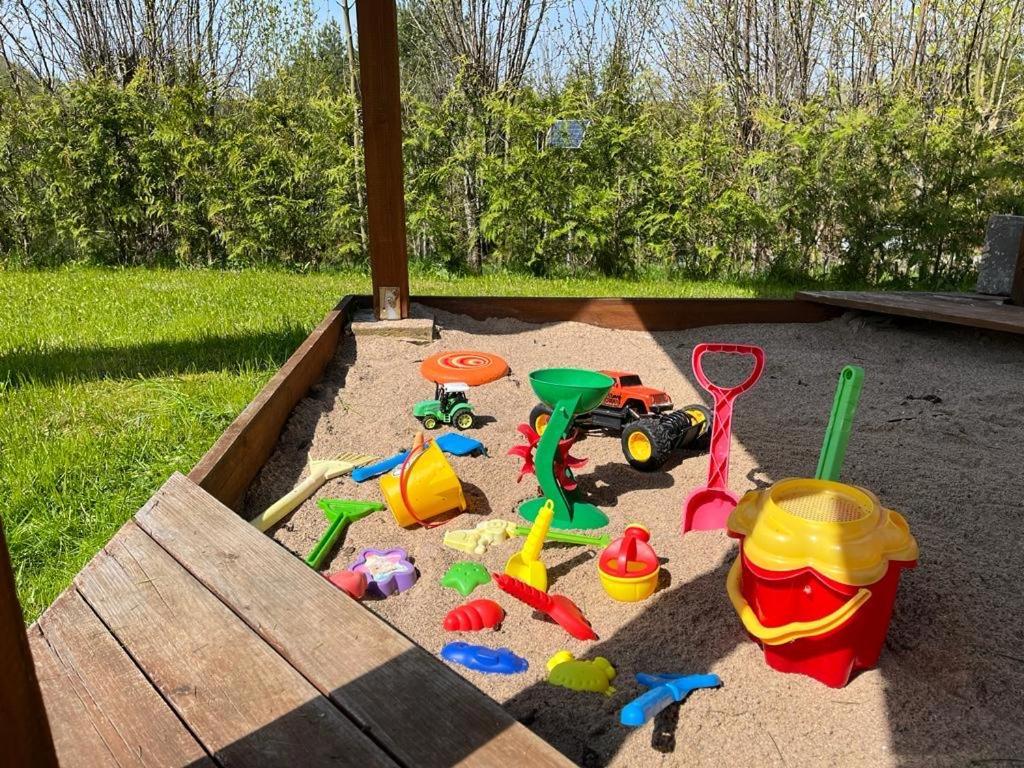 Domek Z Kominkiem Nad Jeziorem Z Jacuzzi Ogrodowym Sumowo  Bagian luar foto