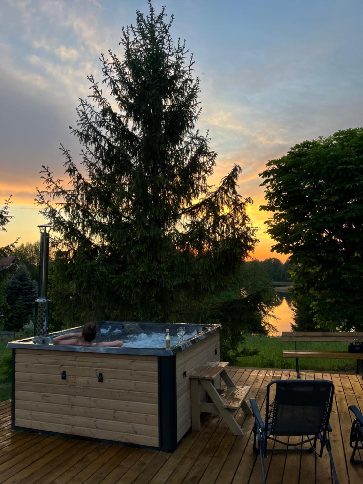 Domek Z Kominkiem Nad Jeziorem Z Jacuzzi Ogrodowym Sumowo  Bagian luar foto